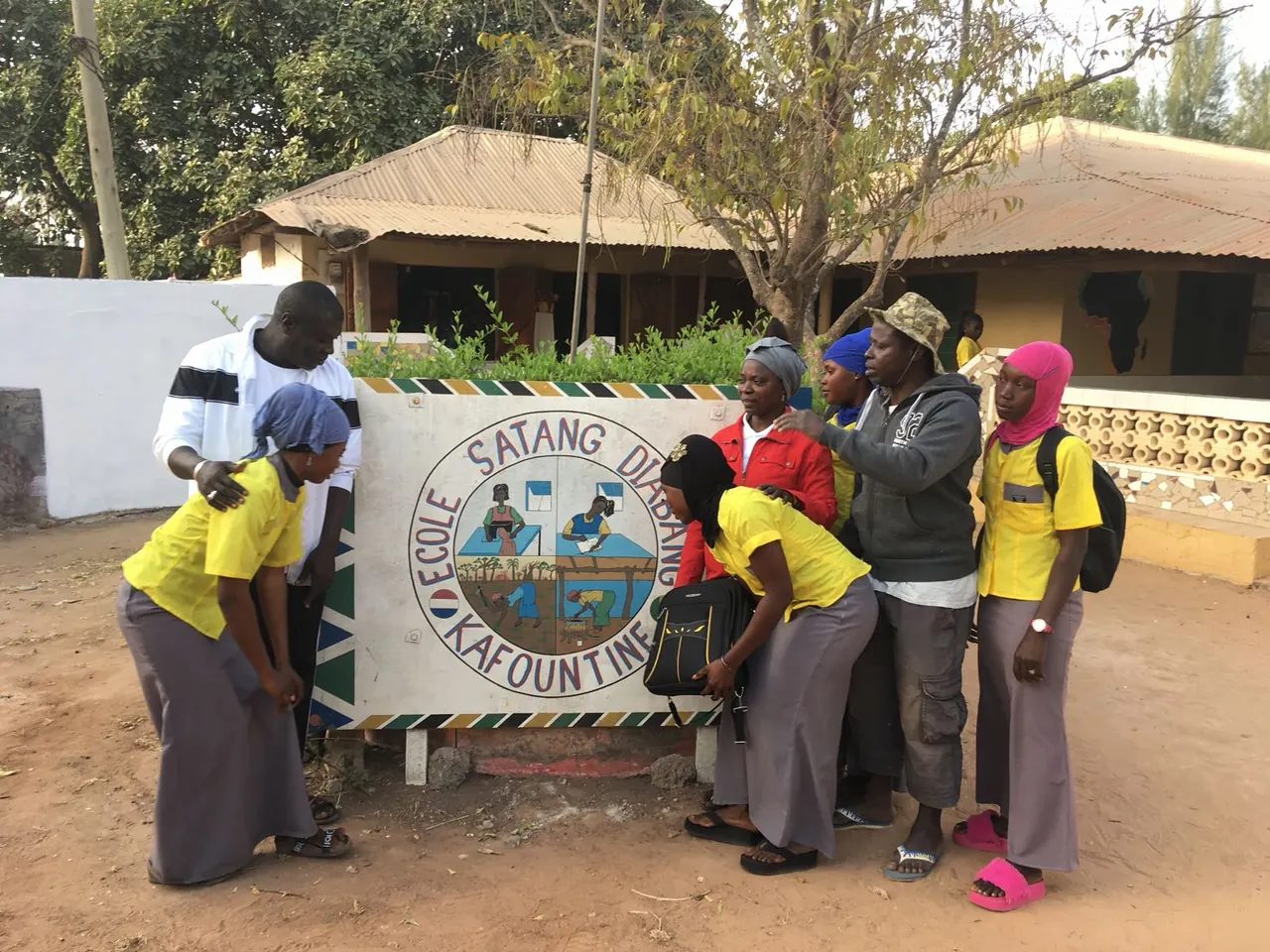 Leerlingen van de vrouwenvakschool Satang Diabang in Senegal